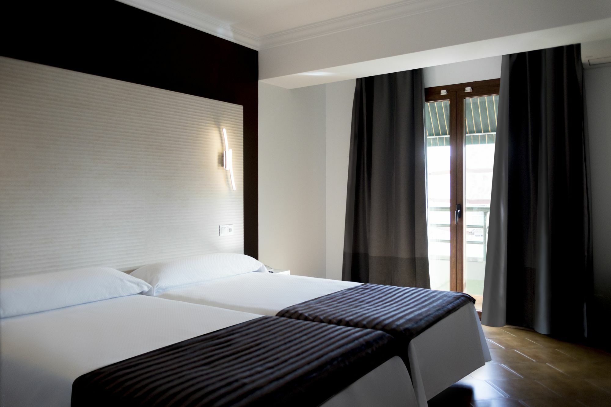 Hostal Alhambra - Adults Only Nerja Ngoại thất bức ảnh
